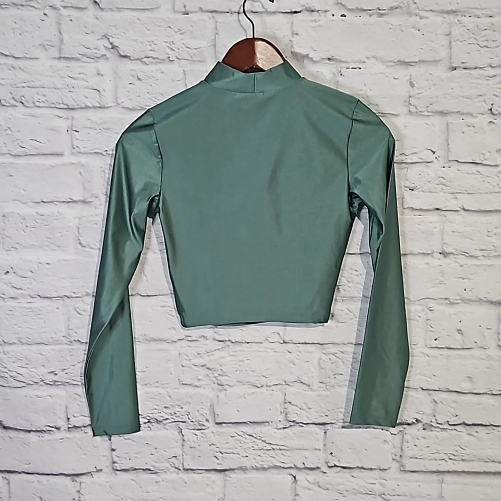💙 Wild fable green spandex long sleeve crop top